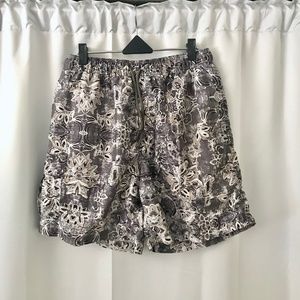 Islander Monochrome Floral Swim Trunks / Shorts